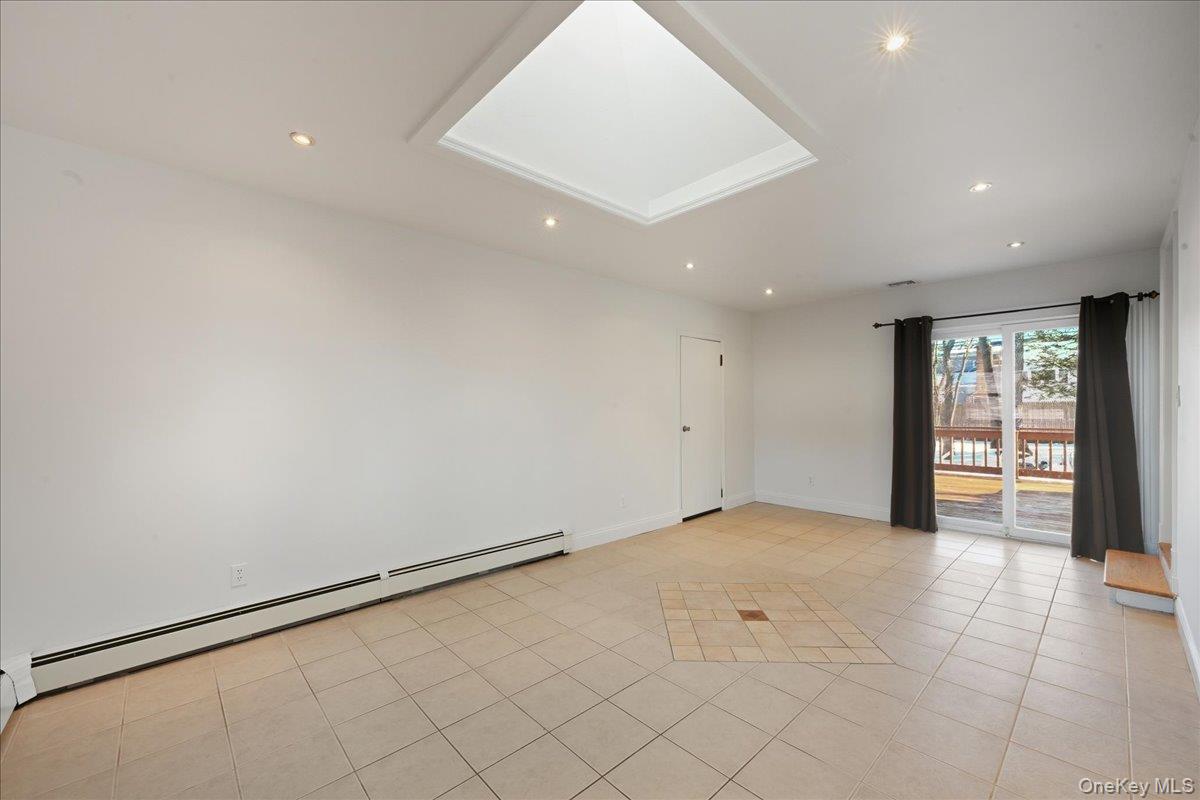 3 Adrienne Court, Hauppauge, NY 11788