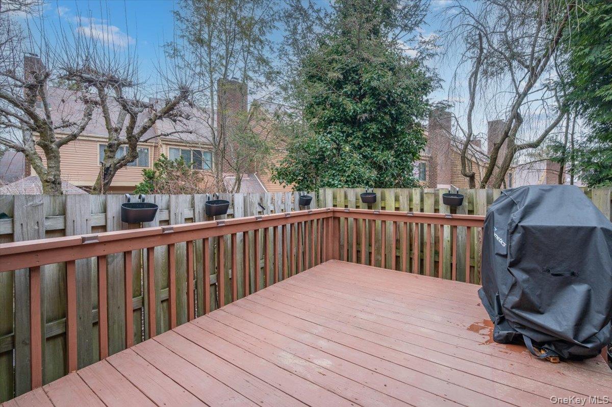 37 Greenway Lane, Rye Brook, NY 10573