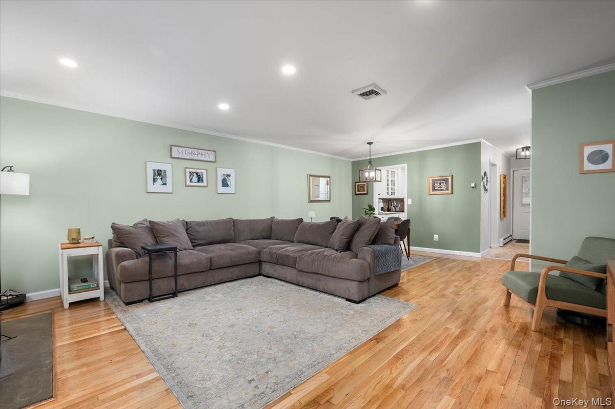 37 Greenway Lane, Rye Brook, NY 10573