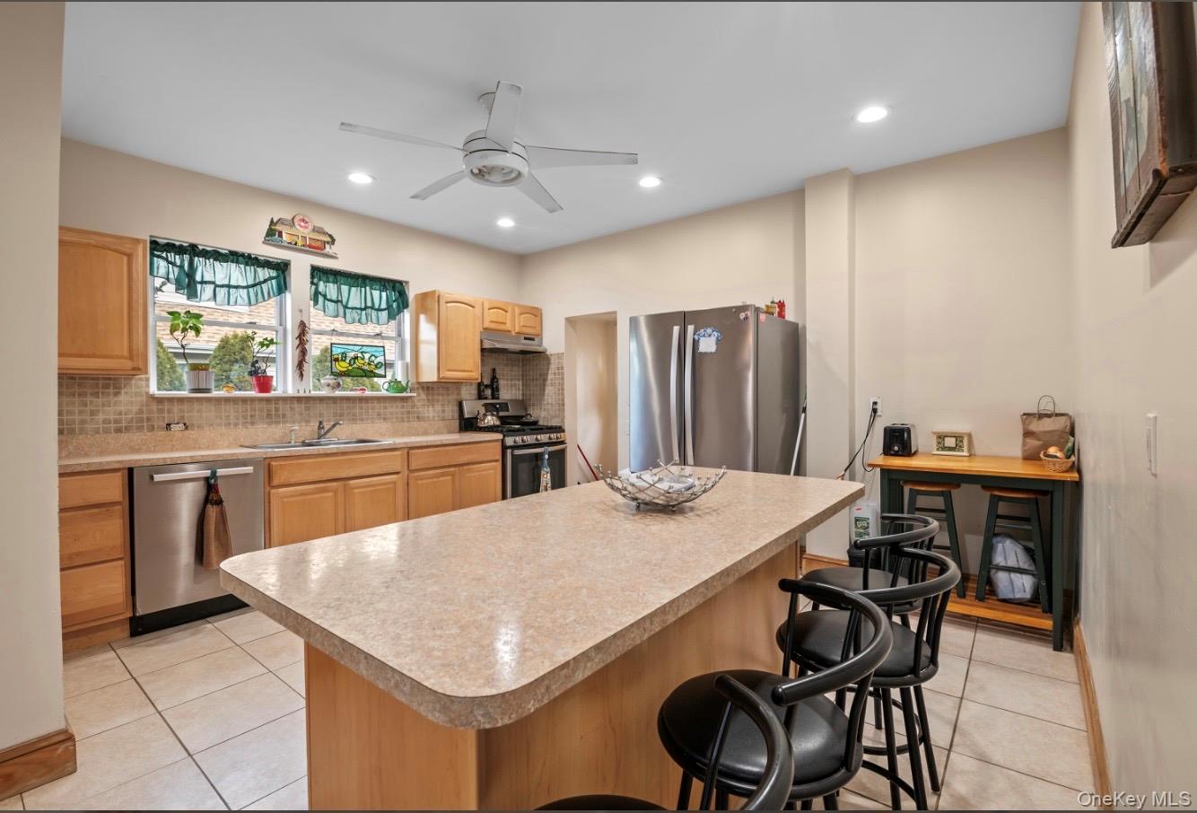 5 Cedar Avenue, Farmingdale, NY 11735