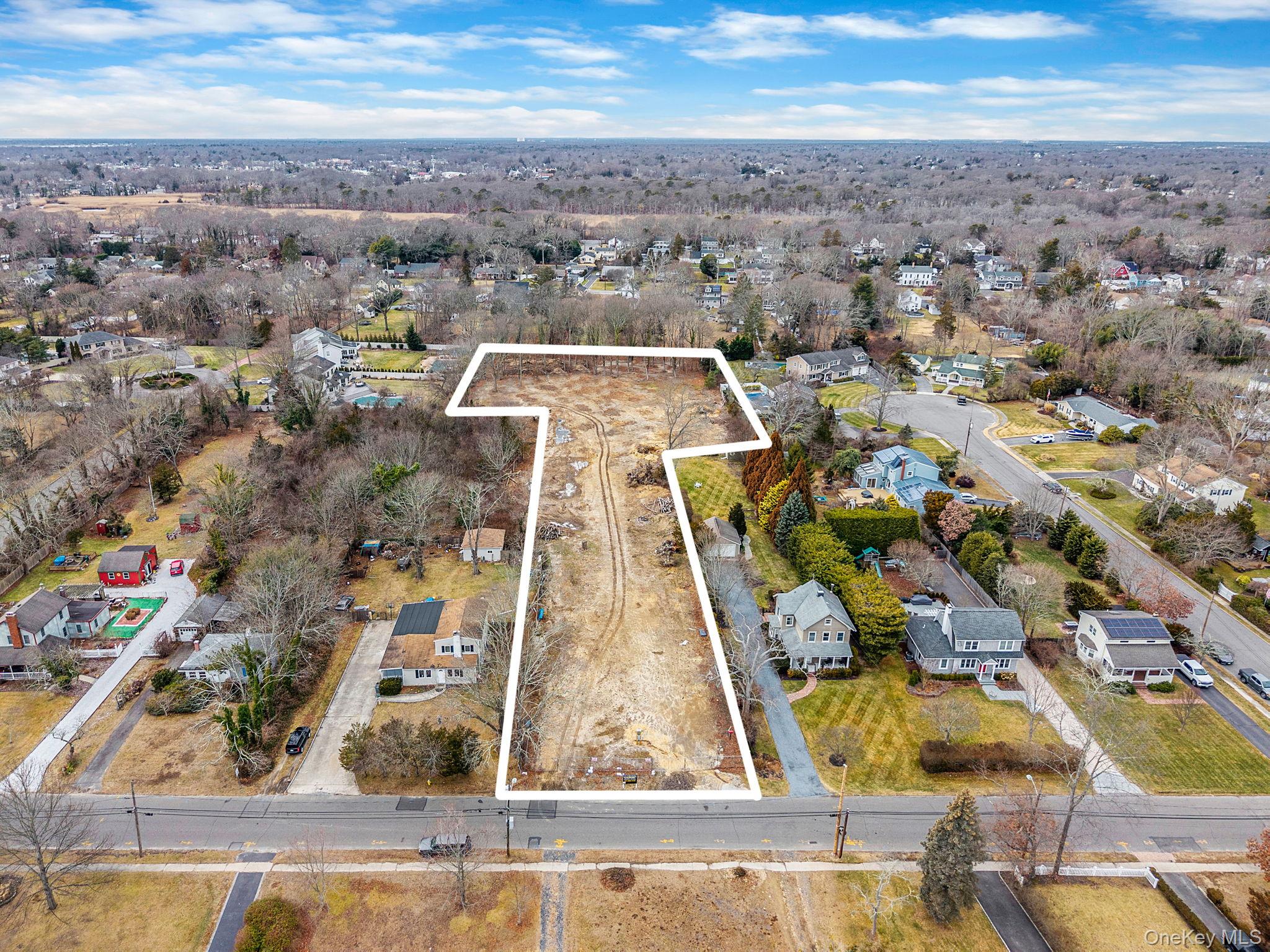 92 Oakwood Avenue, Bayport, NY 11705