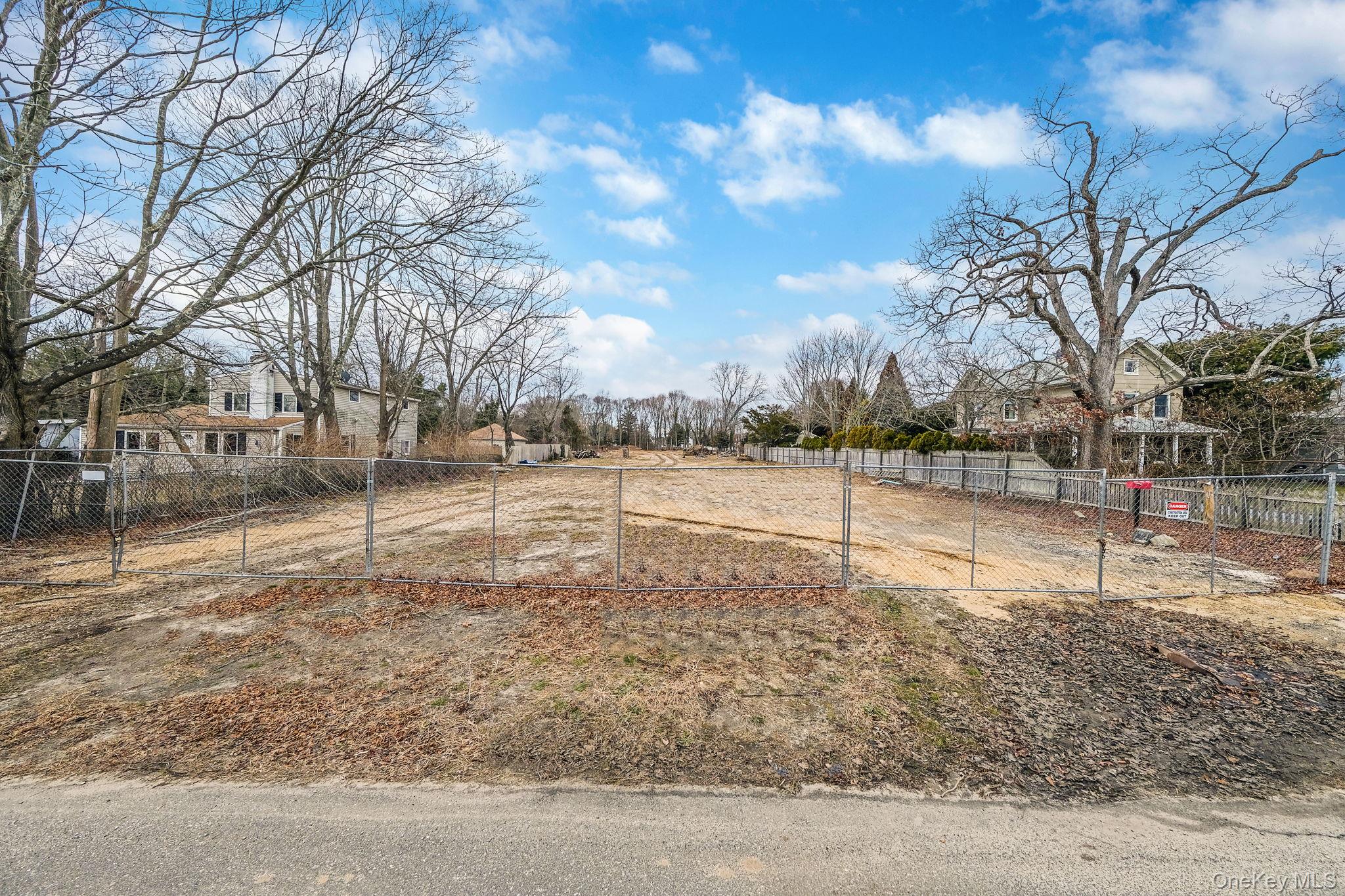 92 Oakwood Avenue, Bayport, NY 11705