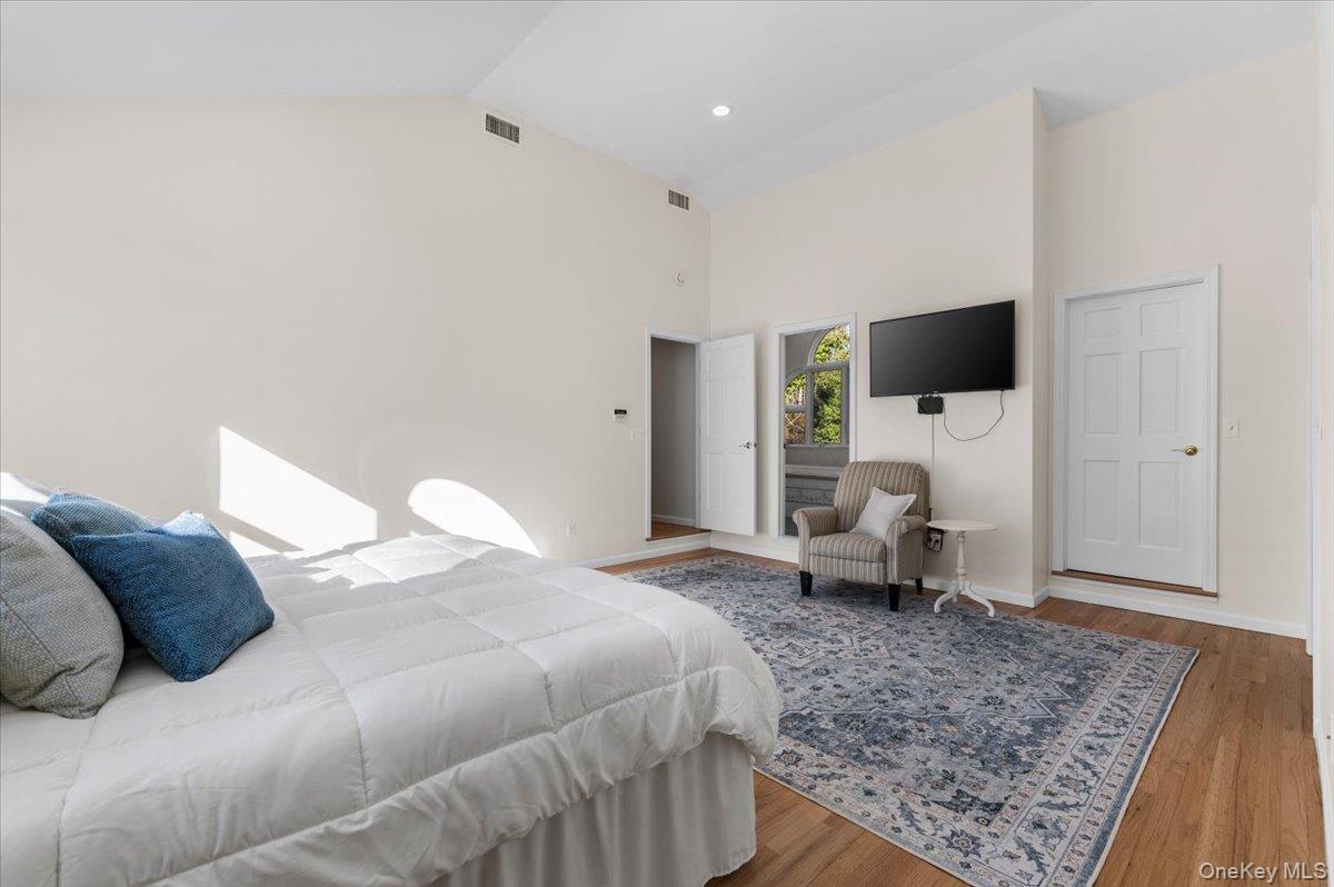 306 Southdown Road, Lloyd Harbor, NY 11743