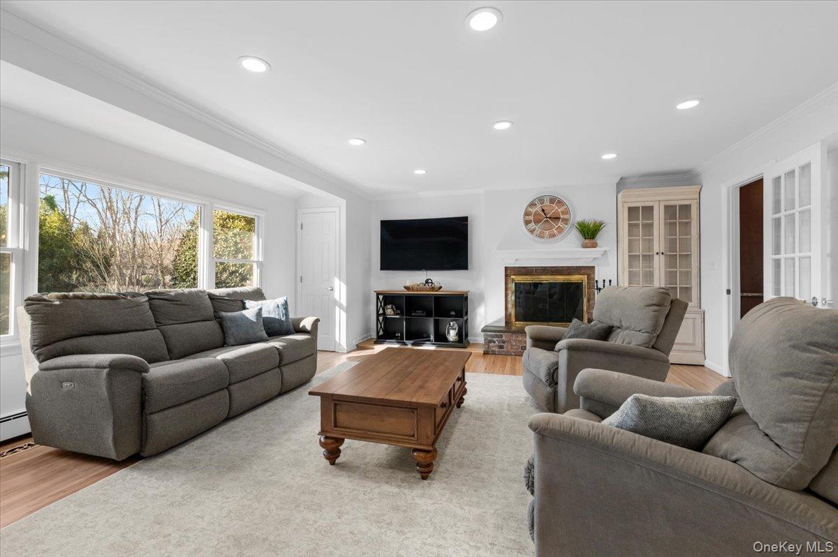 306 Southdown Road, Lloyd Harbor, NY 11743