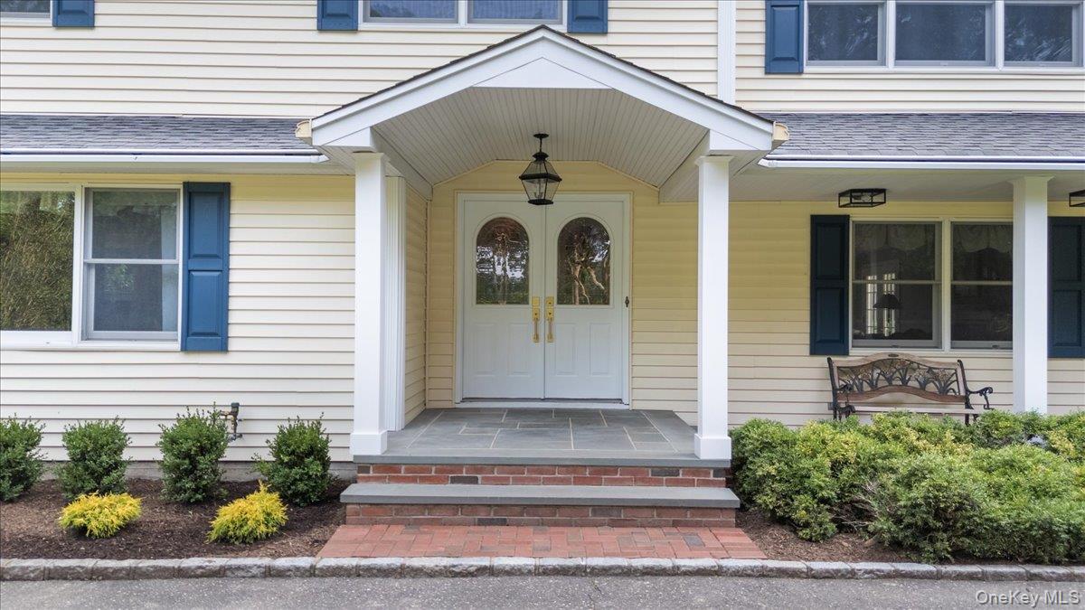 306 Southdown Road, Lloyd Harbor, NY 11743