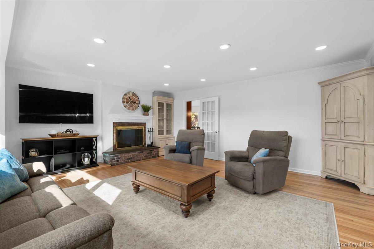 306 Southdown Road, Lloyd Harbor, NY 11743