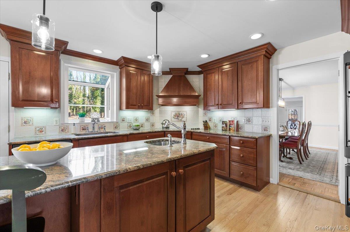 306 Southdown Road, Lloyd Harbor, NY 11743