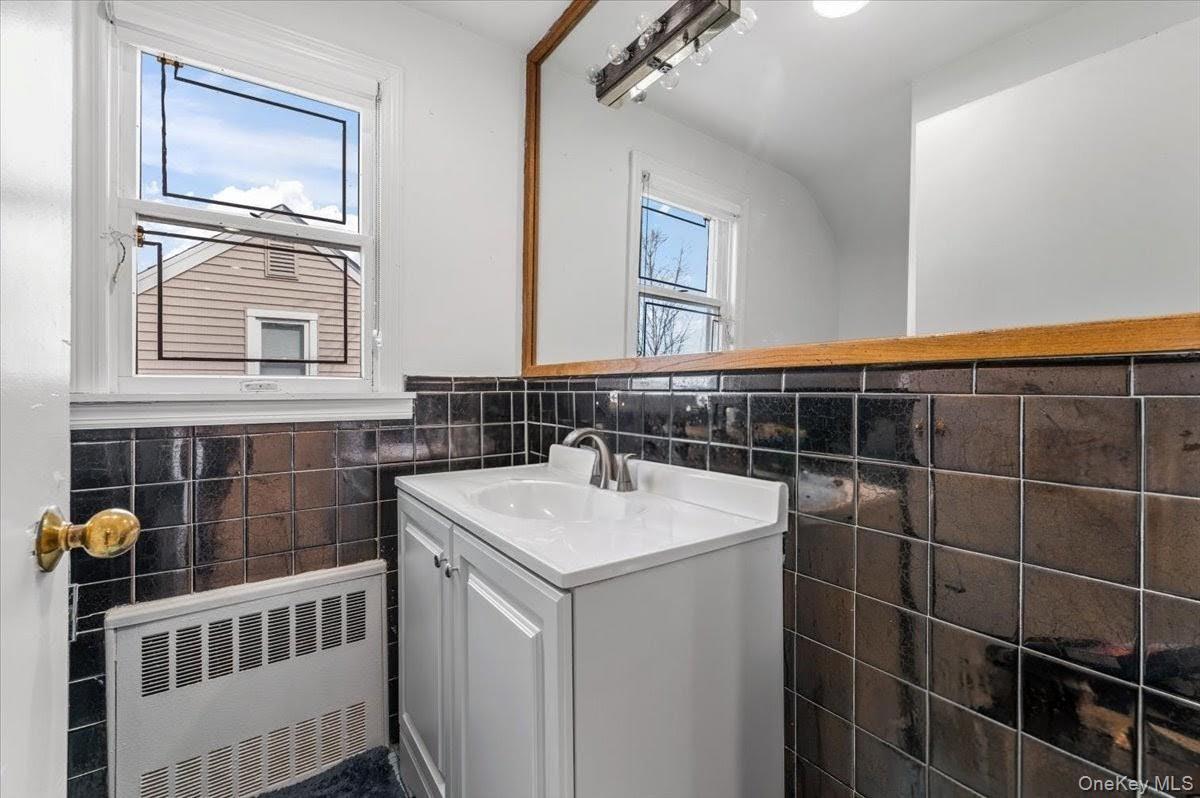 449 Argyle Road, Cedarhurst, NY 11516