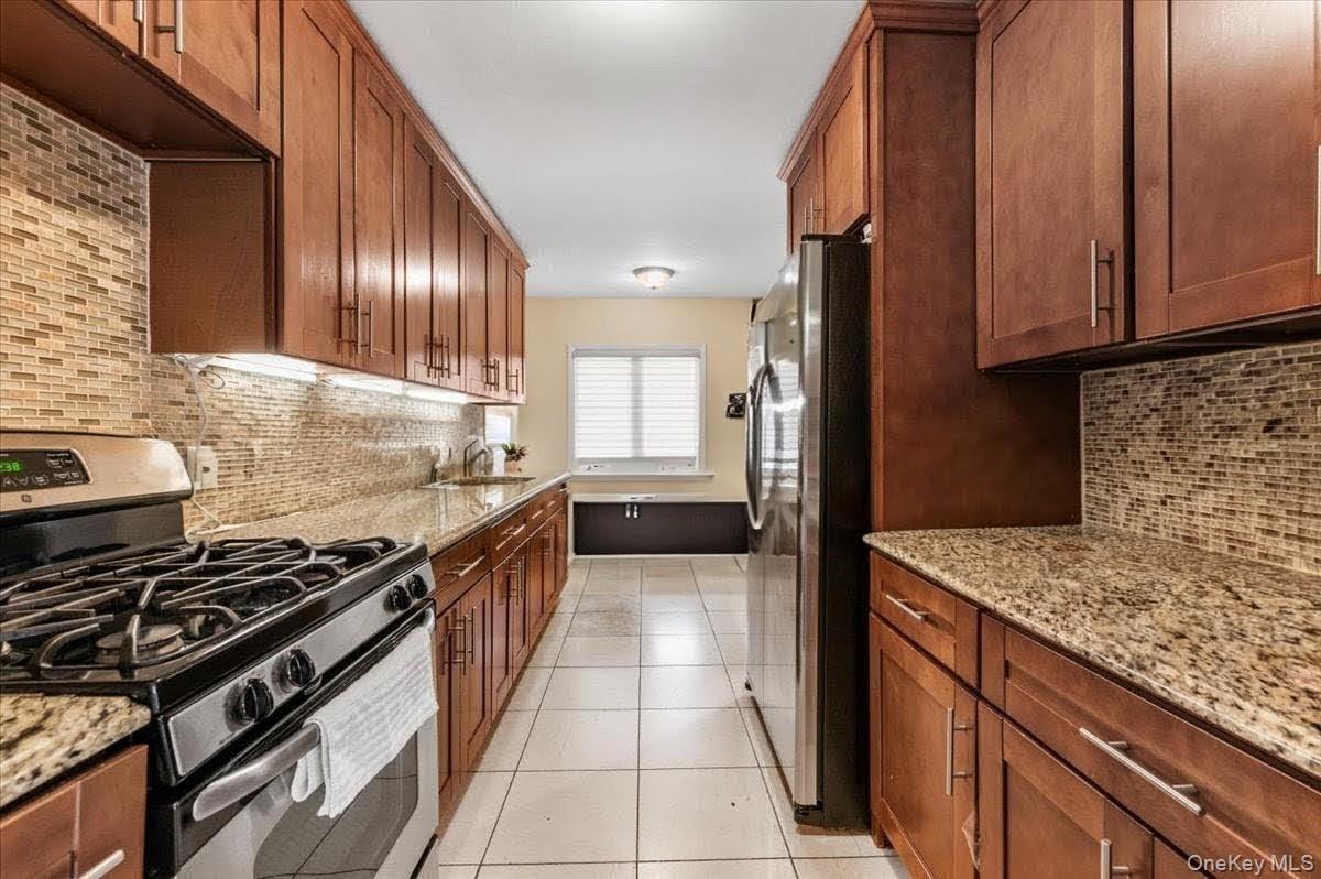 449 Argyle Road, Cedarhurst, NY 11516