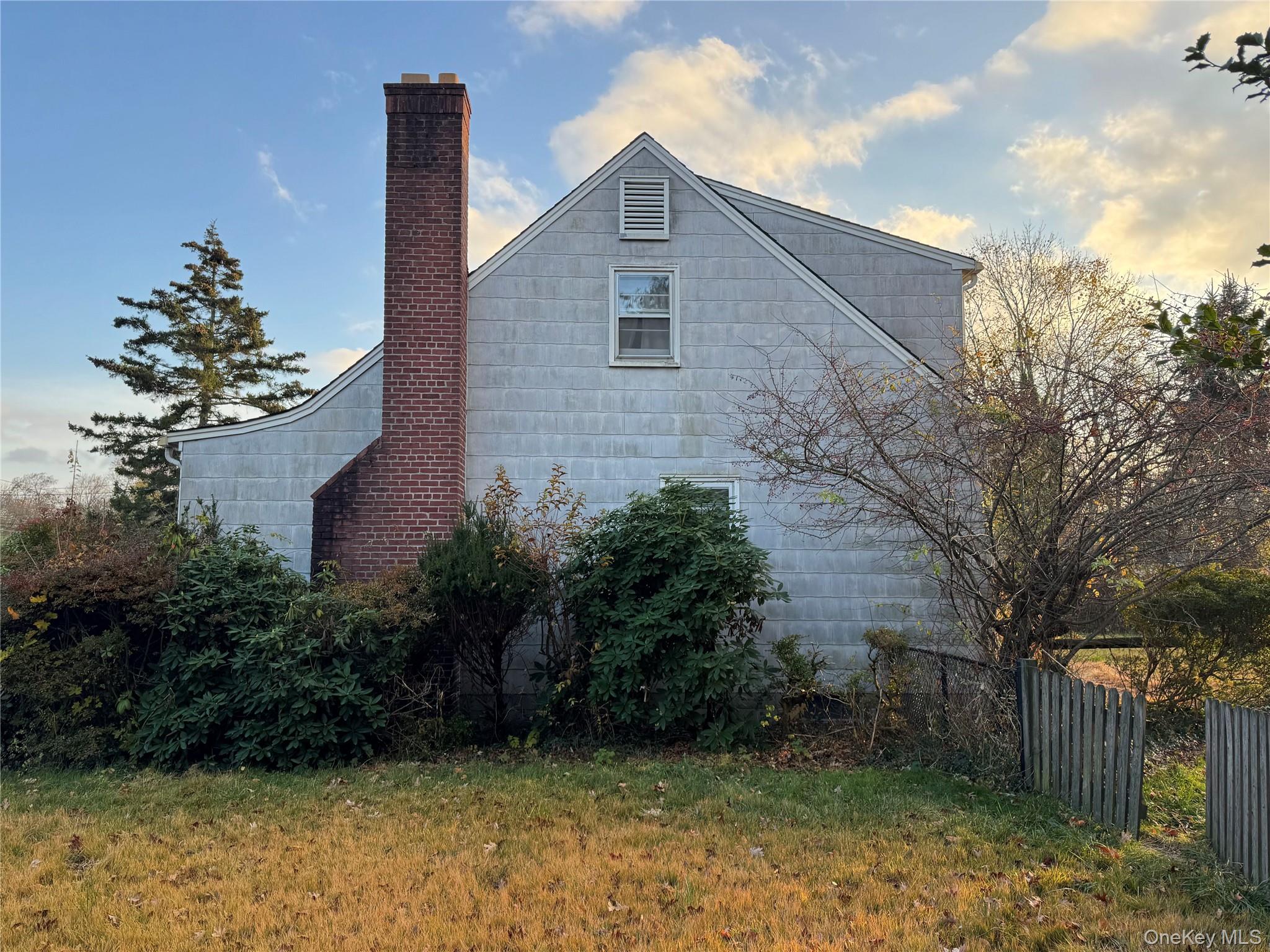 54 N Ocean Avenue, Center Moriches, NY 11934