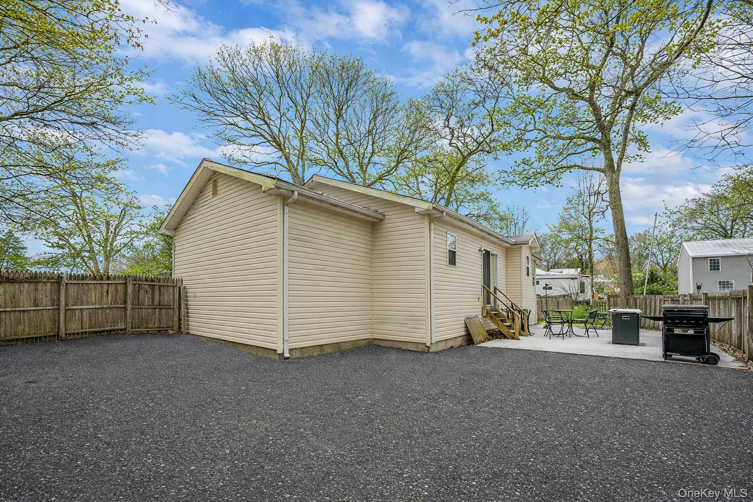 7 Poinsetta Avenue, Middle Island, NY 11953