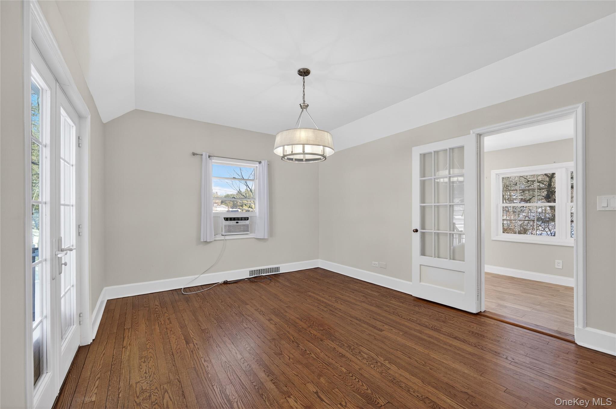 108 La Rue Drive, Huntington, NY 11743