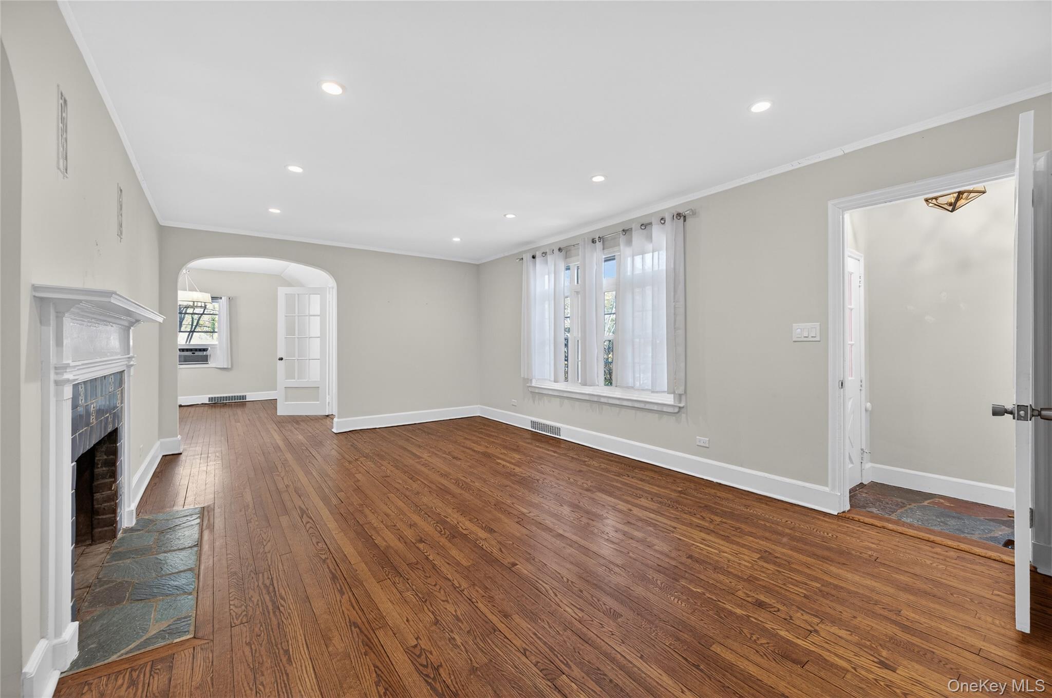 108 La Rue Drive, Huntington, NY 11743