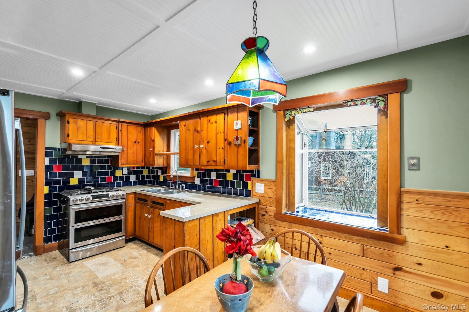 8 Ocean Avenue, Hampton Bays, NY 11946