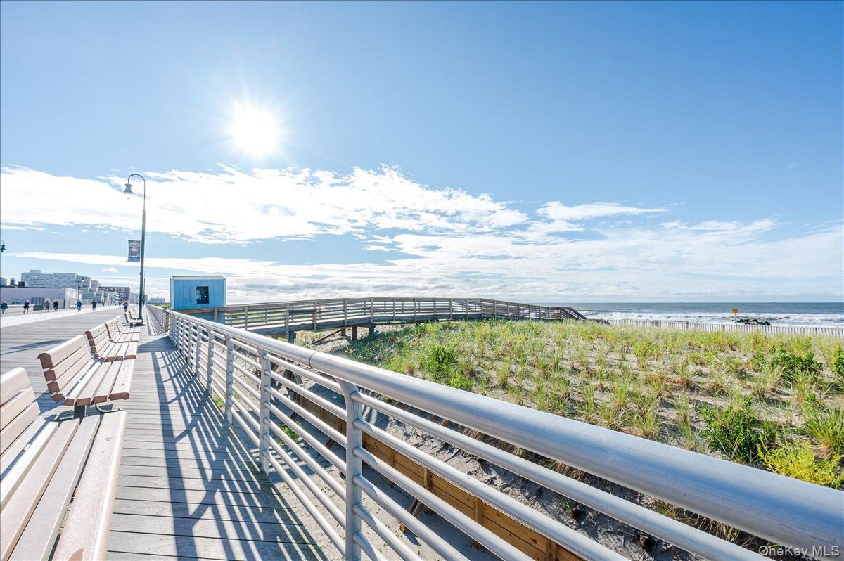 560 W Broadway # 1-H, Long Beach, NY 11561