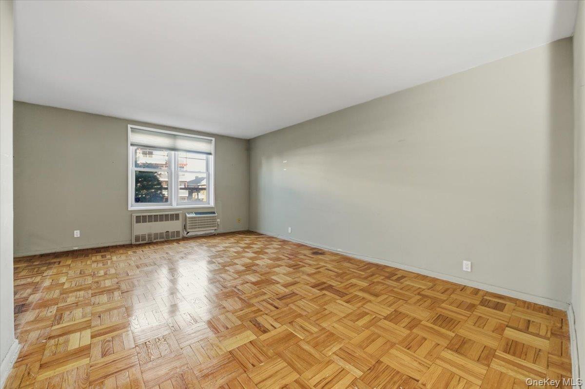 560 W Broadway # 1-H, Long Beach, NY 11561