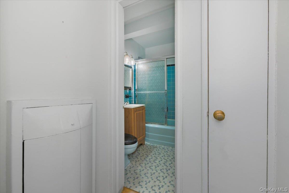 560 W Broadway # 1-H, Long Beach, NY 11561