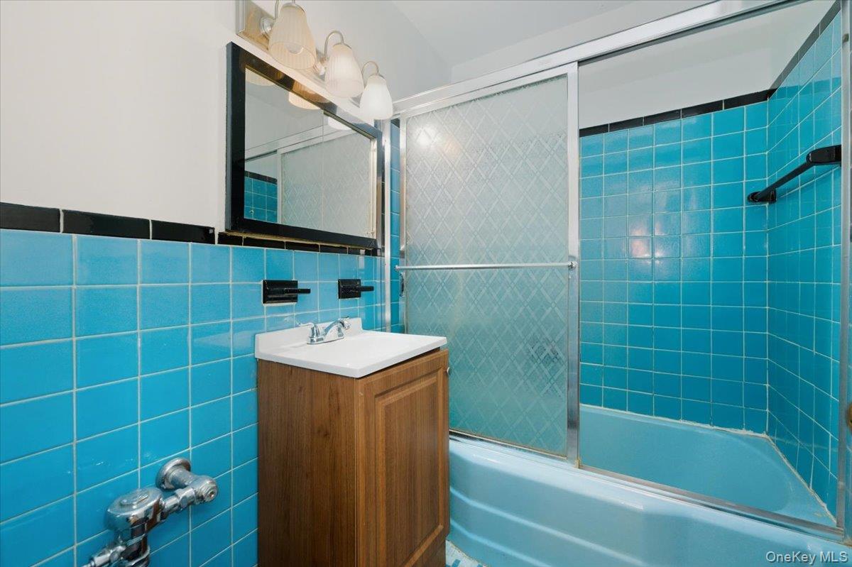 560 W Broadway # 1-H, Long Beach, NY 11561