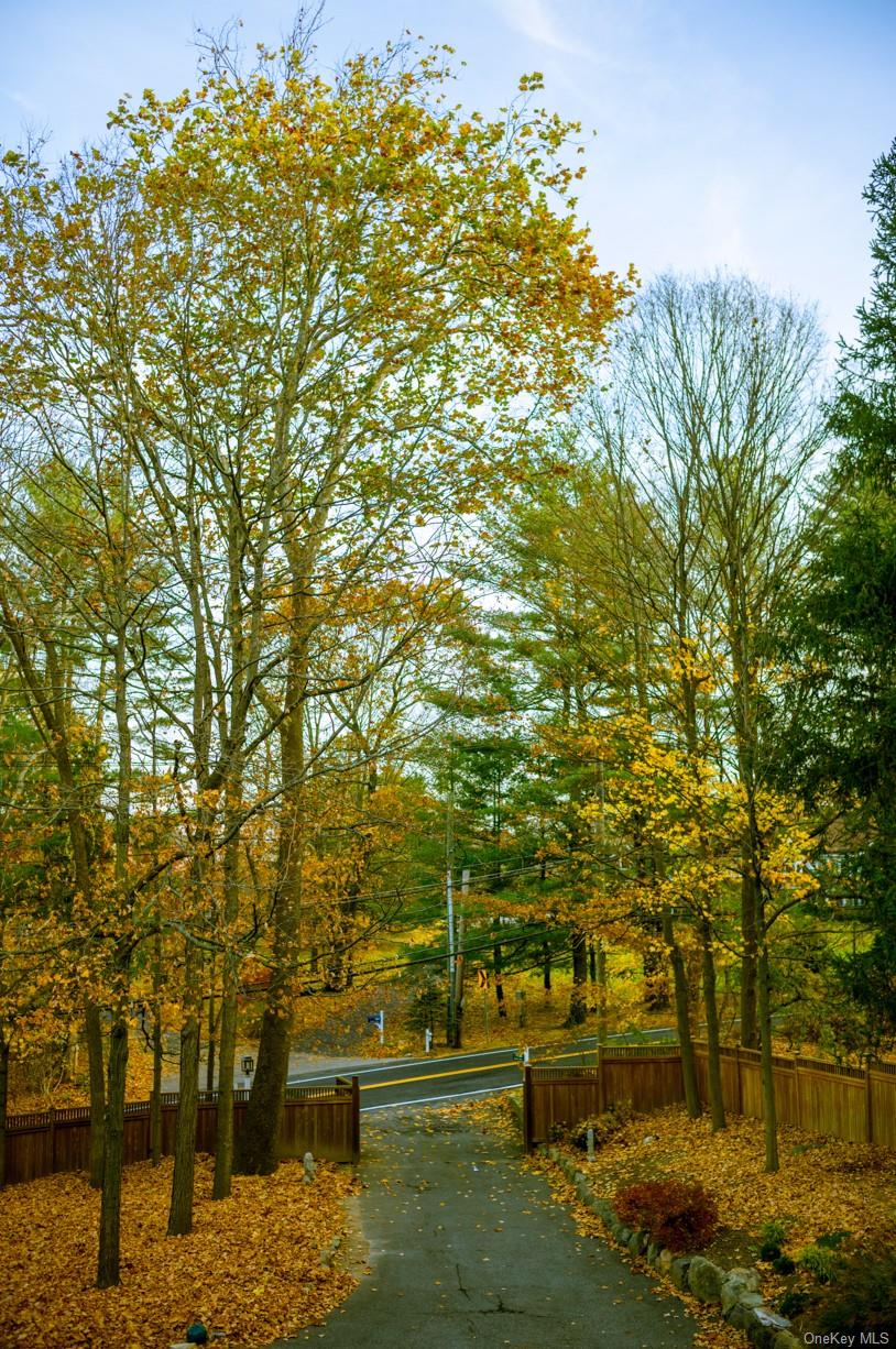 636 Quaker Road, Chappaqua, NY 10514