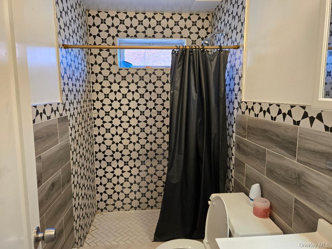 1005 Broadway, Westbury, NY 11590