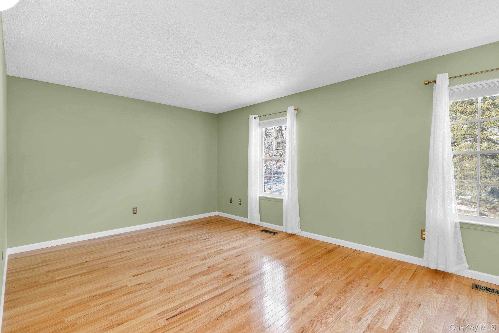 8 Cumberland Court, Peekskill, NY 10566