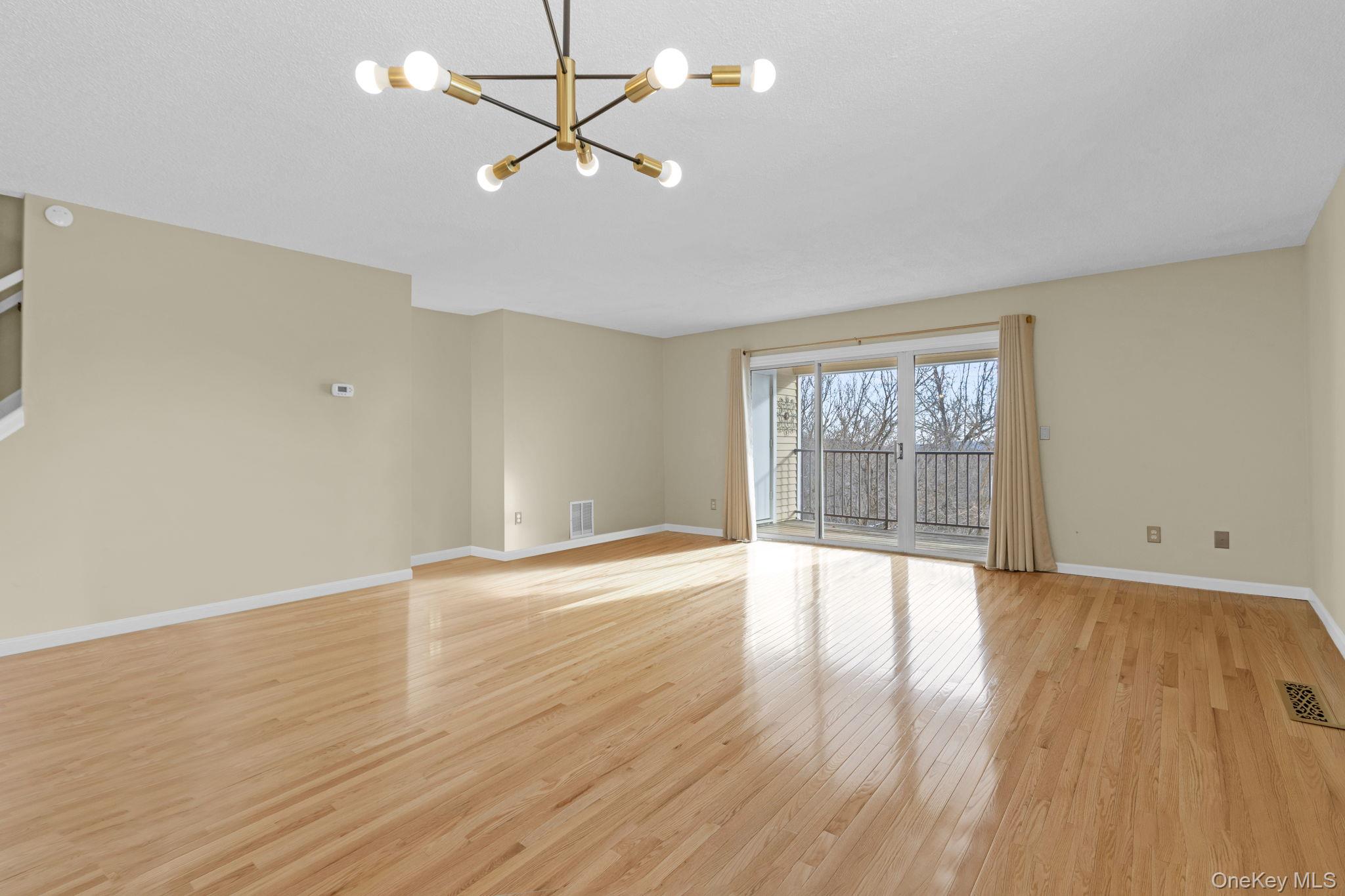 8 Cumberland Court, Peekskill, NY 10566