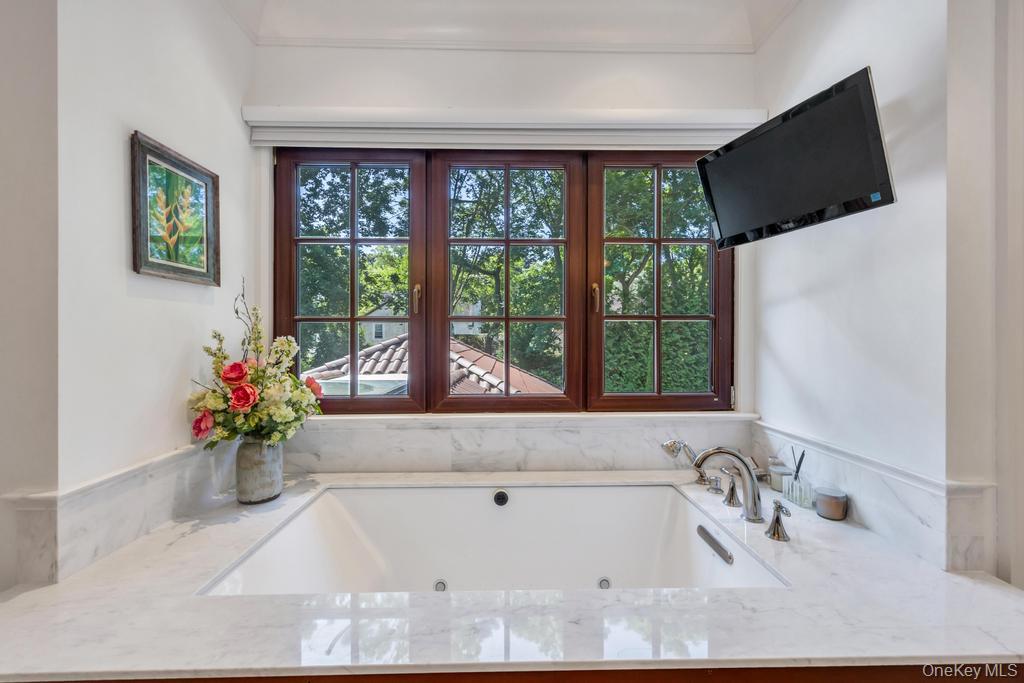 48 Nassau Drive, Great Neck, NY 11021