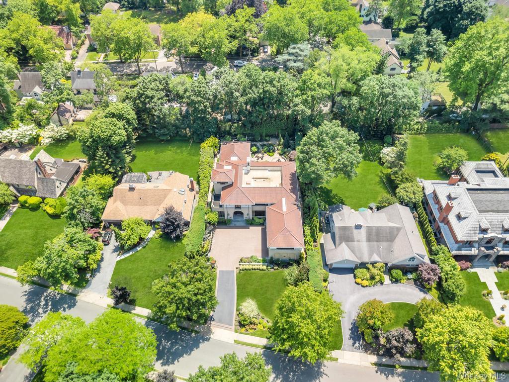 48 Nassau Drive, Great Neck, NY 11021