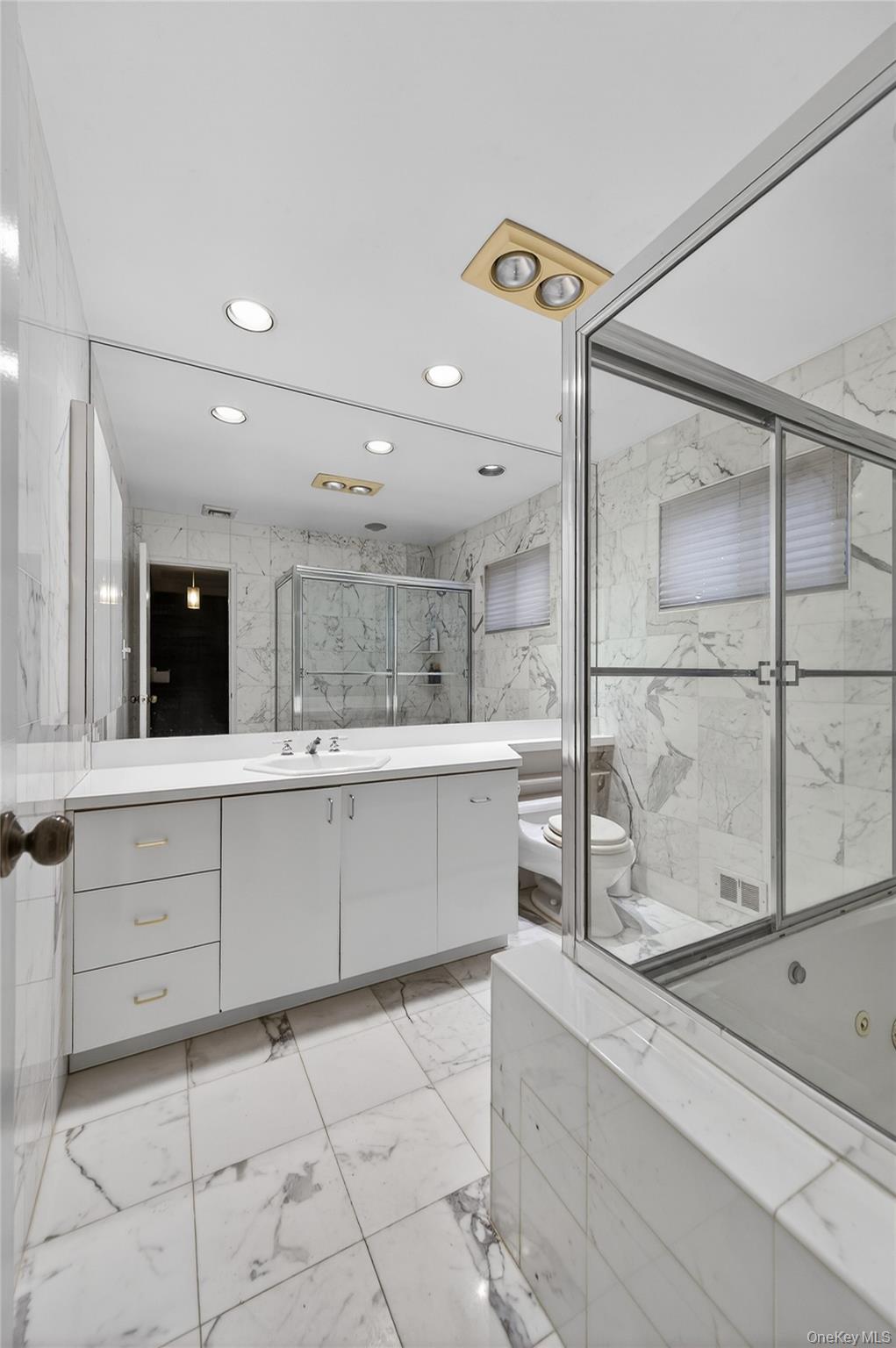 50 Netto Lane, Plainview, NY 11803