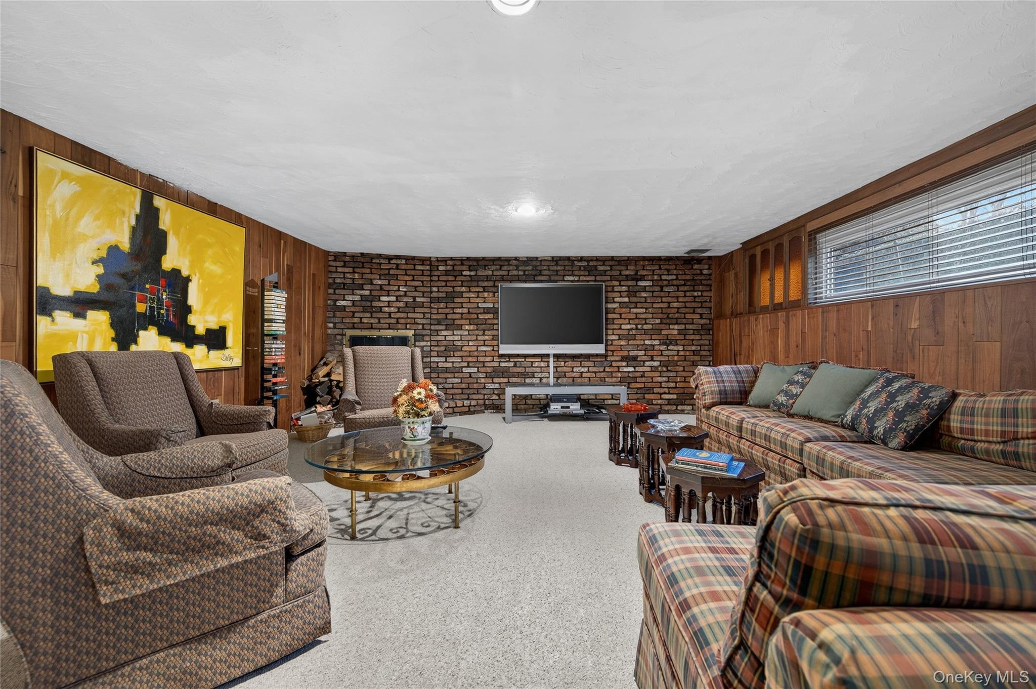 50 Netto Lane, Plainview, NY 11803