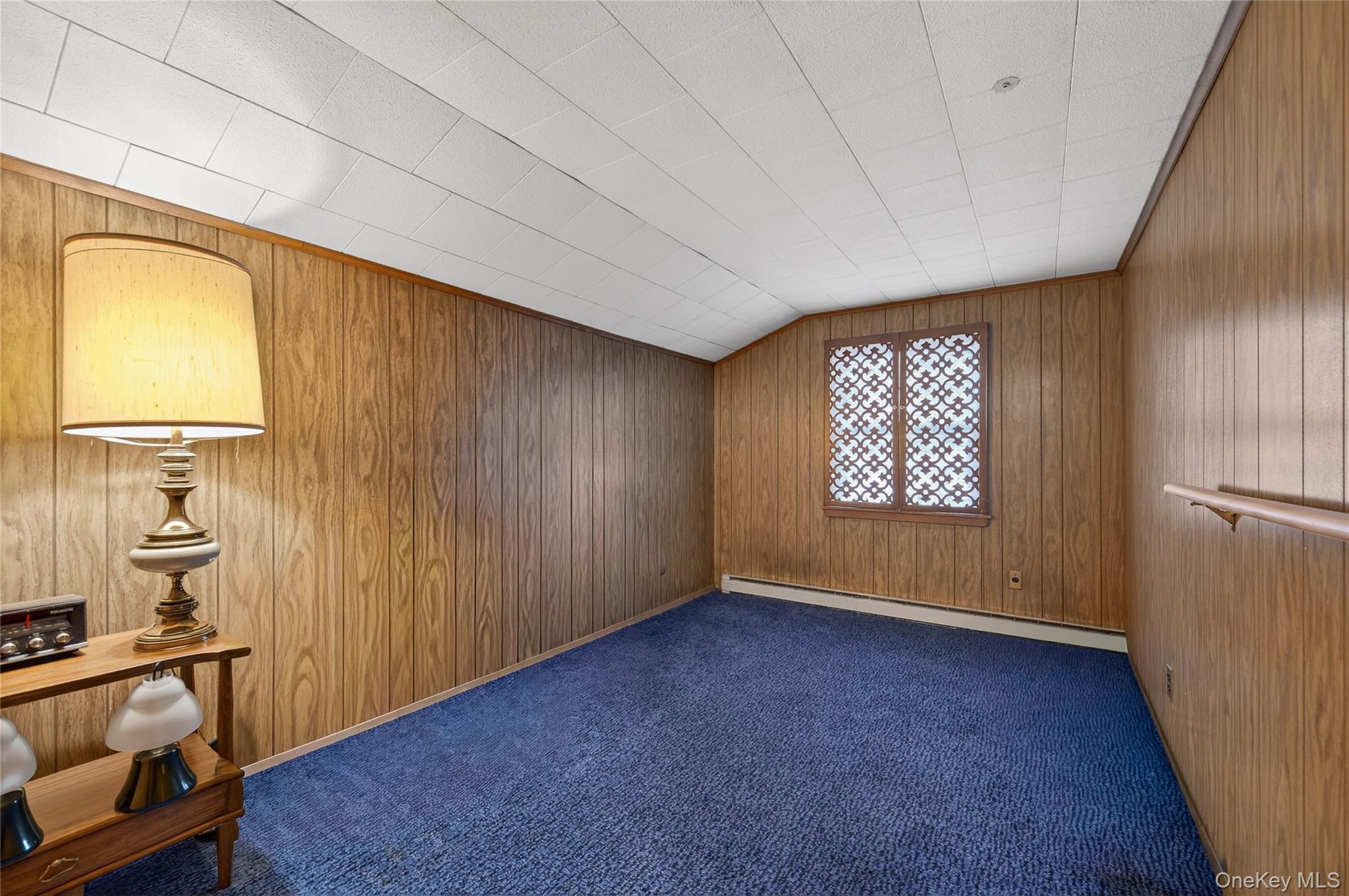 50 Netto Lane, Plainview, NY 11803