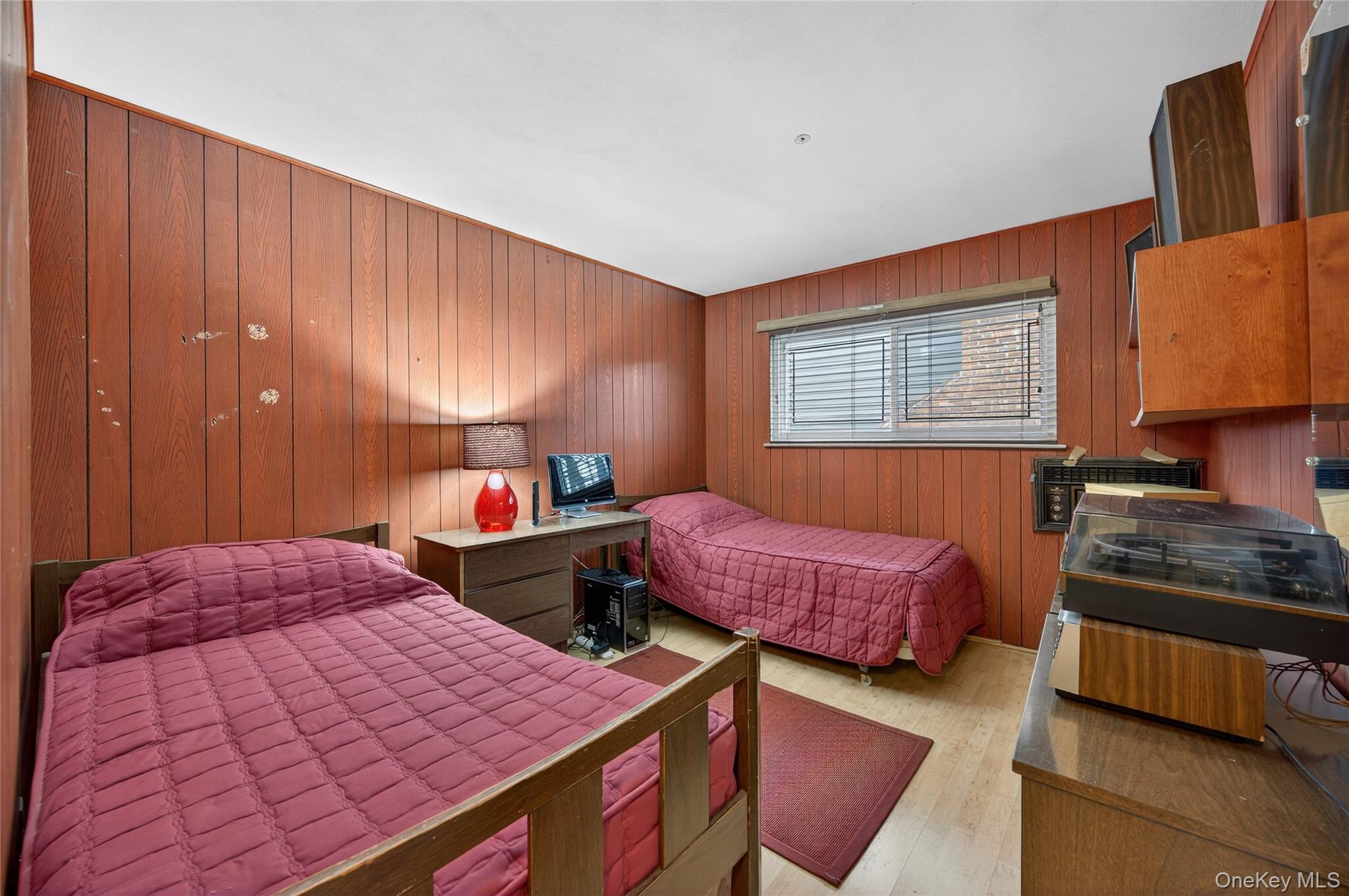 50 Netto Lane, Plainview, NY 11803