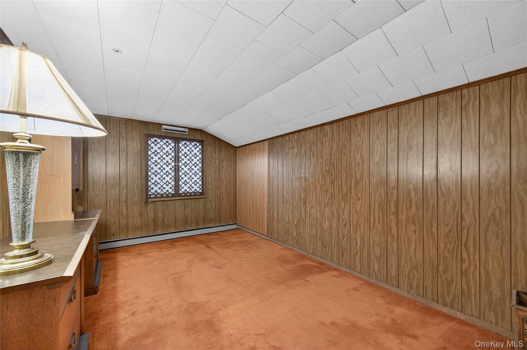 50 Netto Lane, Plainview, NY 11803