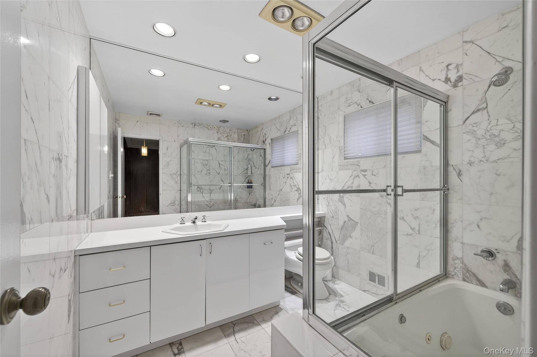 50 Netto Lane, Plainview, NY 11803