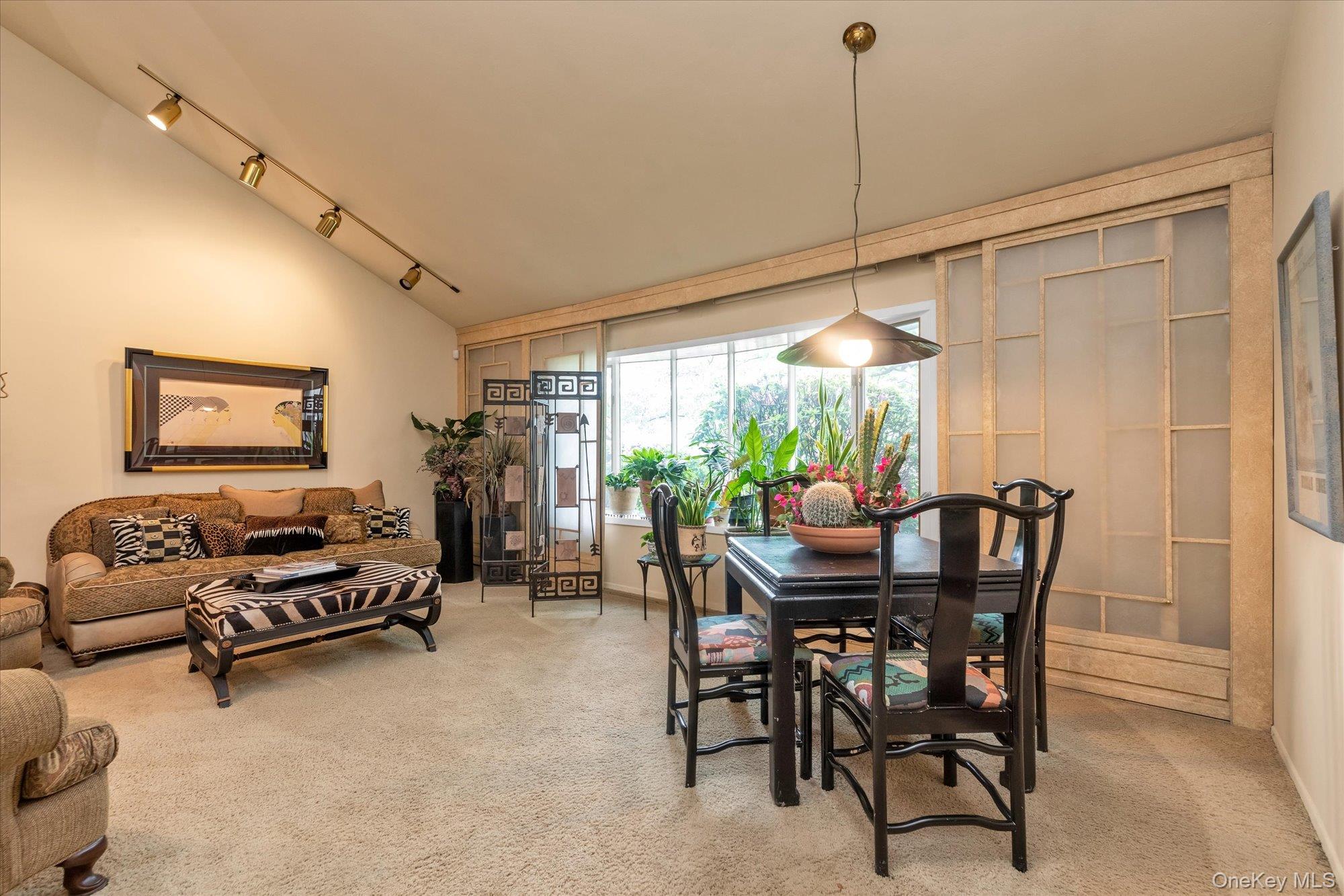 1055 Cedarhurst Street, North Woodmere, NY 11581