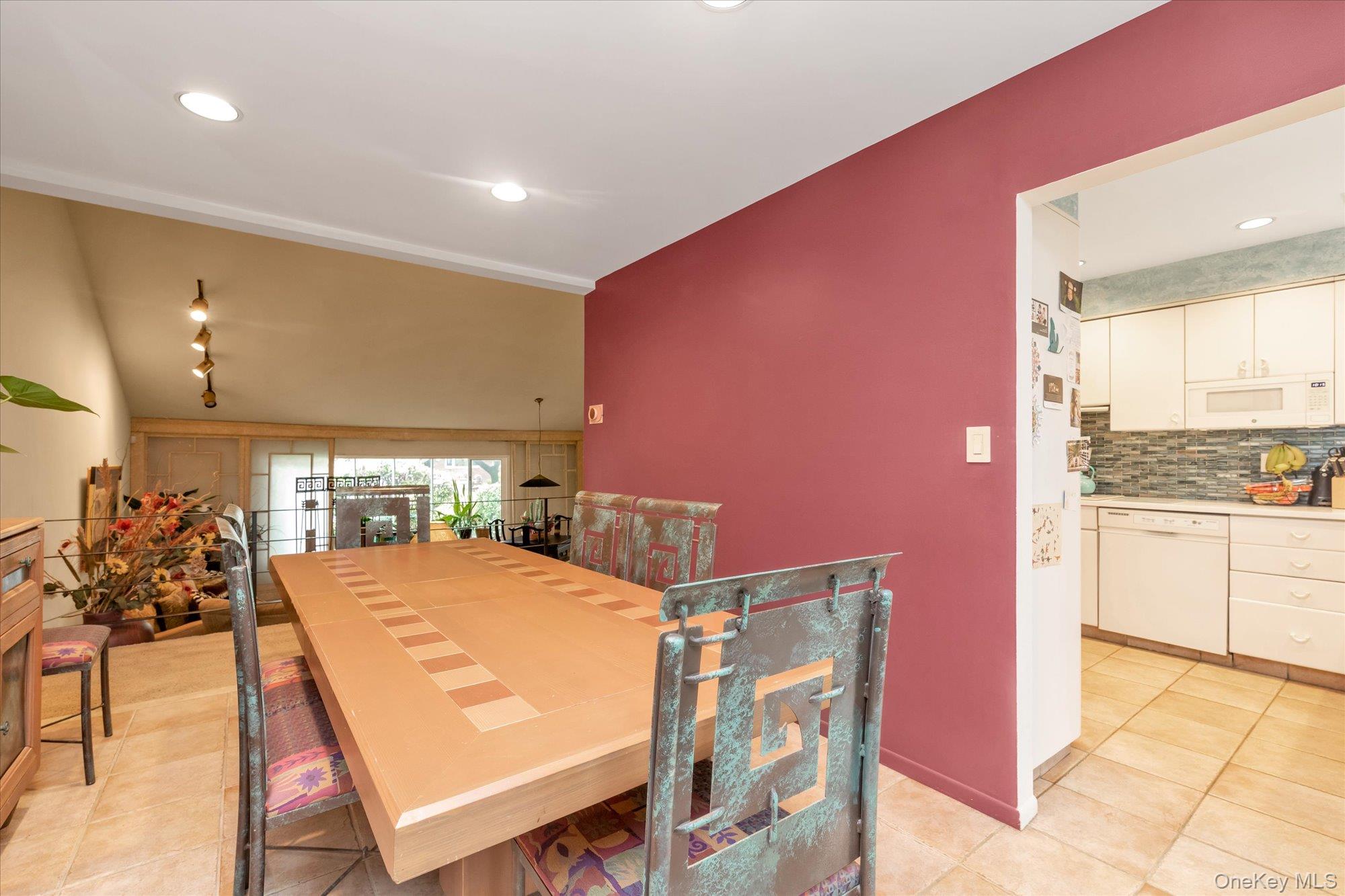 1055 Cedarhurst Street, North Woodmere, NY 11581