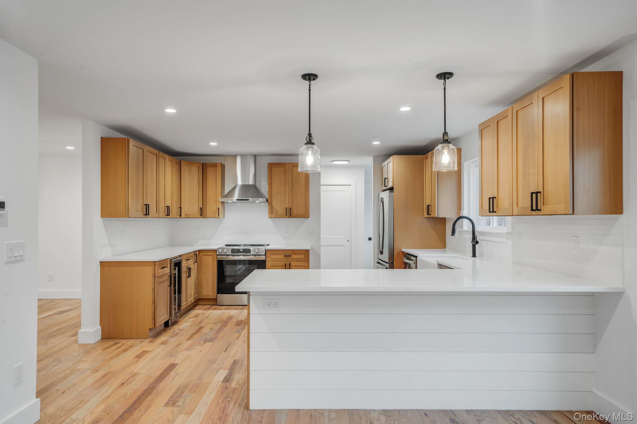 37 Locust Avenue S, Medford, NY 11763