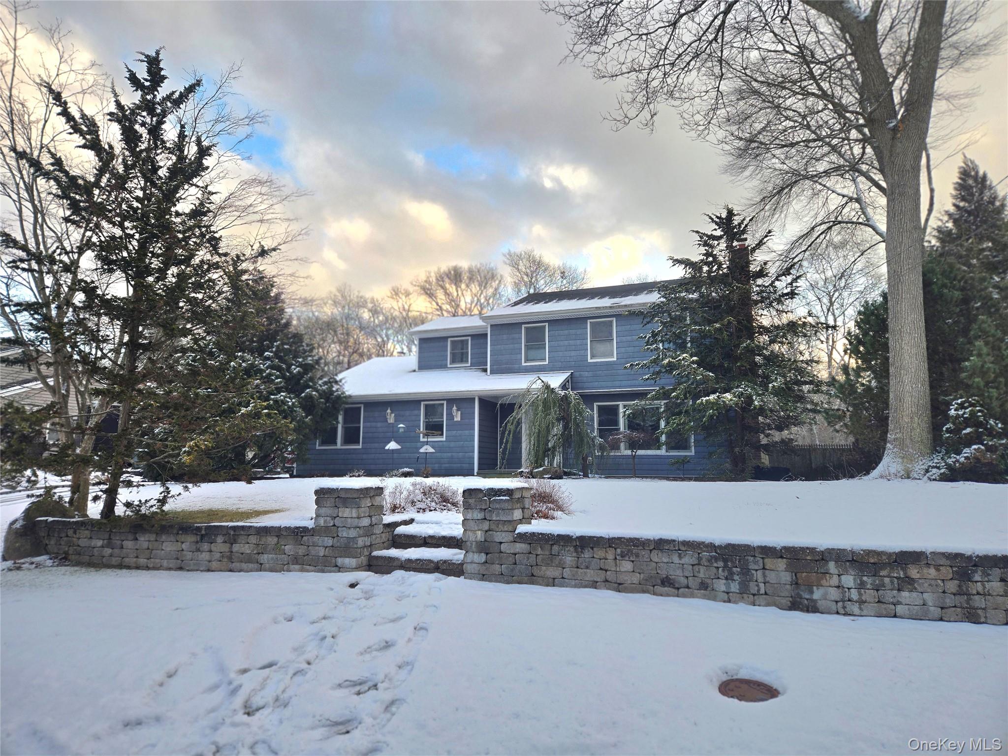 22 Rustic Road, Yaphank, NY 11980