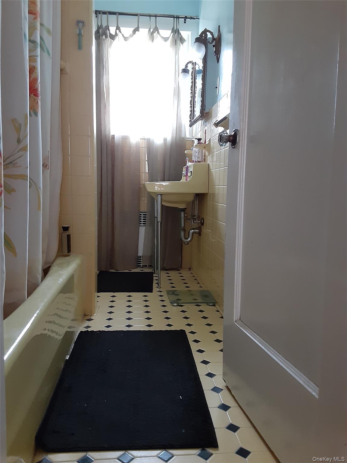 91 Bedell Avenue, Hempstead, NY 11550