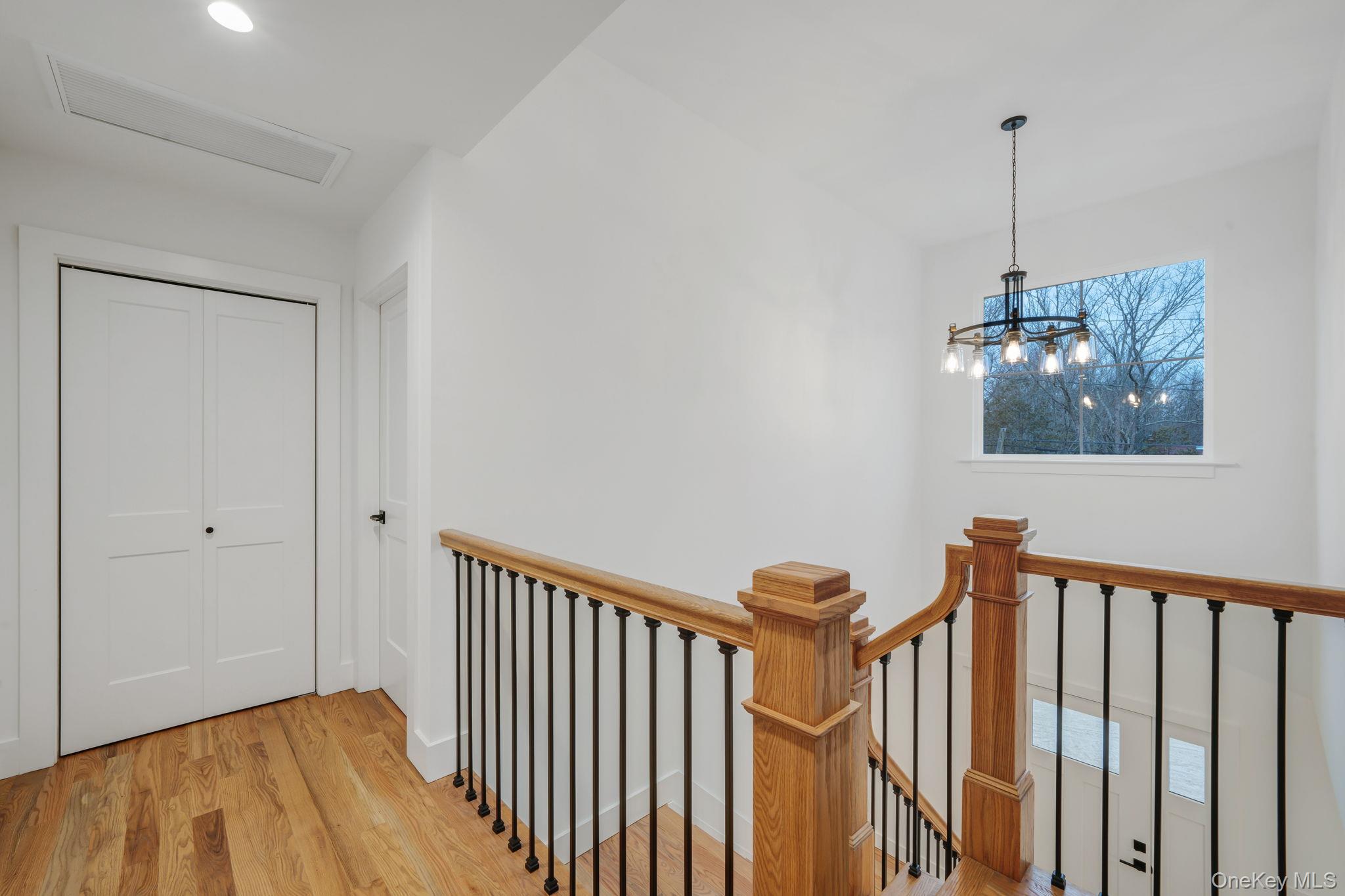 39 Locust Avenue S, Medford, NY 11763