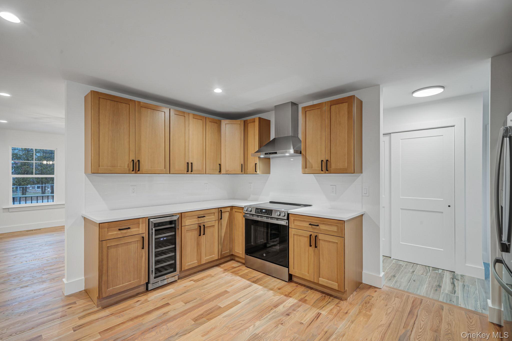 39 Locust Avenue S, Medford, NY 11763