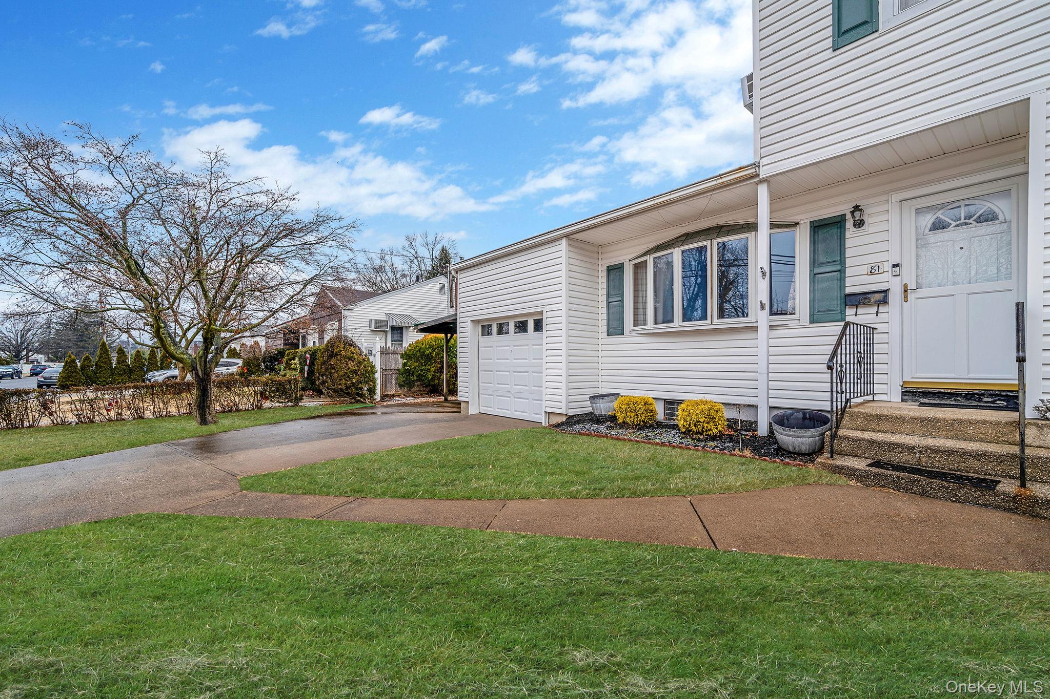 81 Hale Street, Brentwood, NY 11717