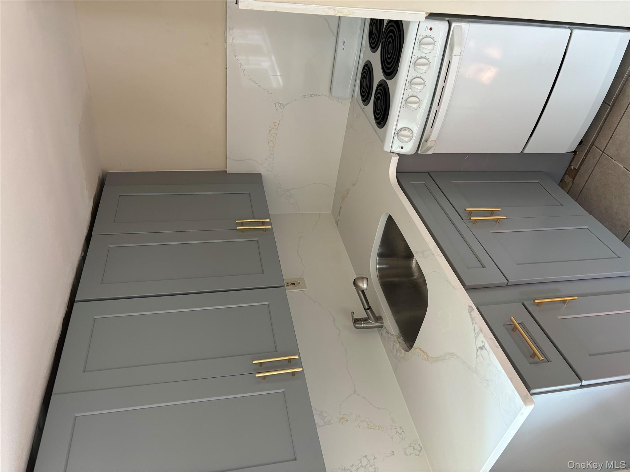 68 winges, Patchogue, NY 11772