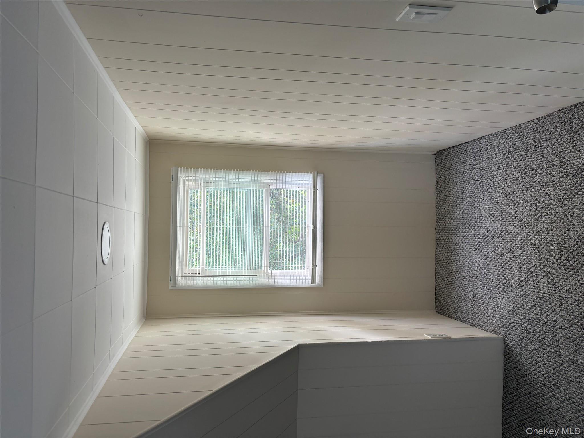 68 winges, Patchogue, NY 11772