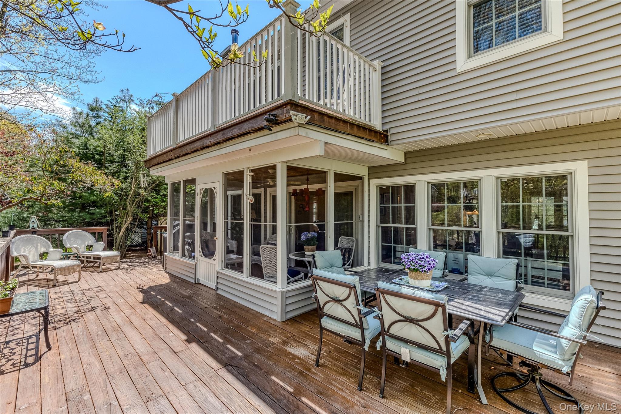 2 Walnut Avenue, Setauket, NY 11733