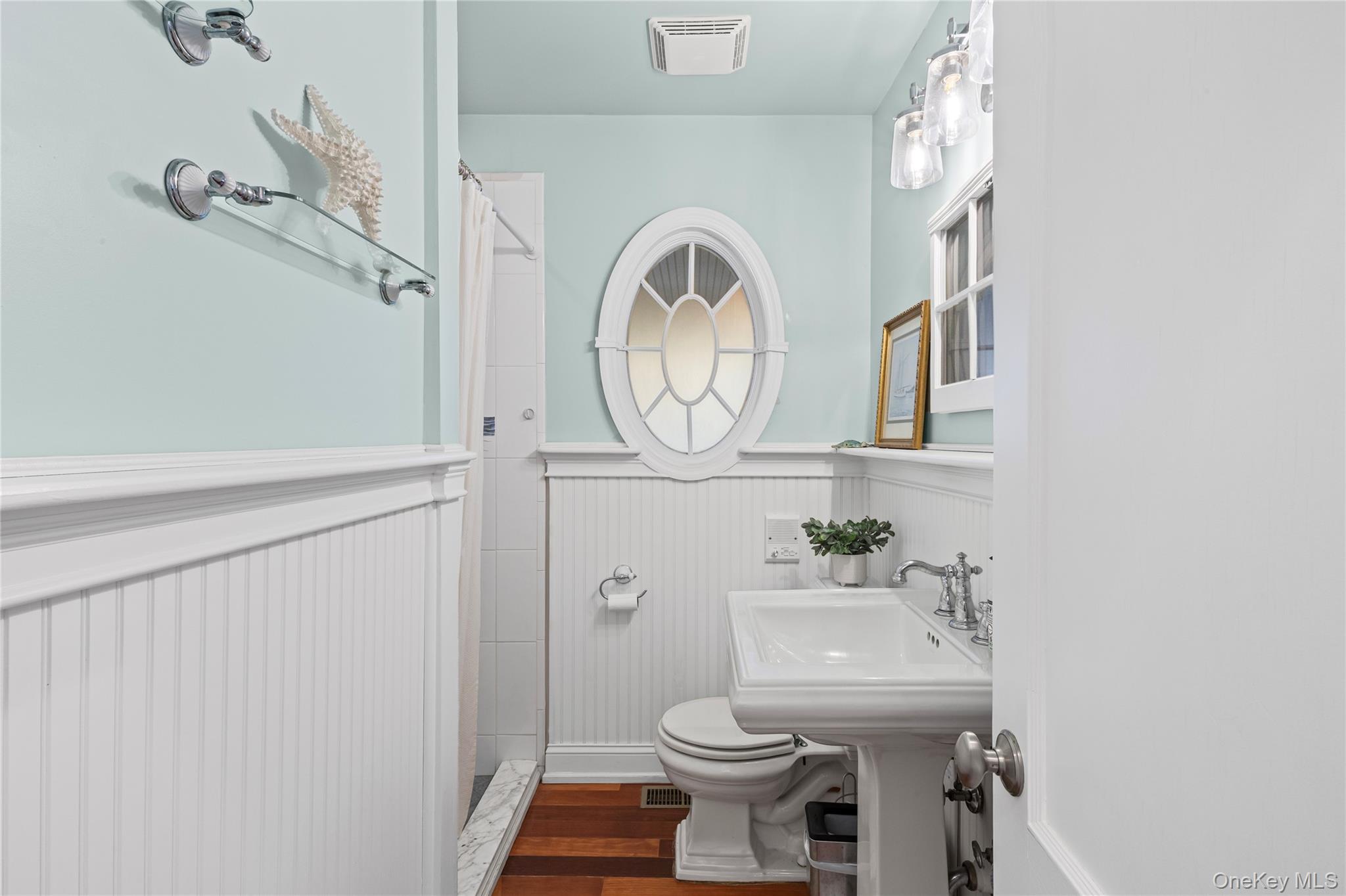 2 Walnut Avenue, Setauket, NY 11733