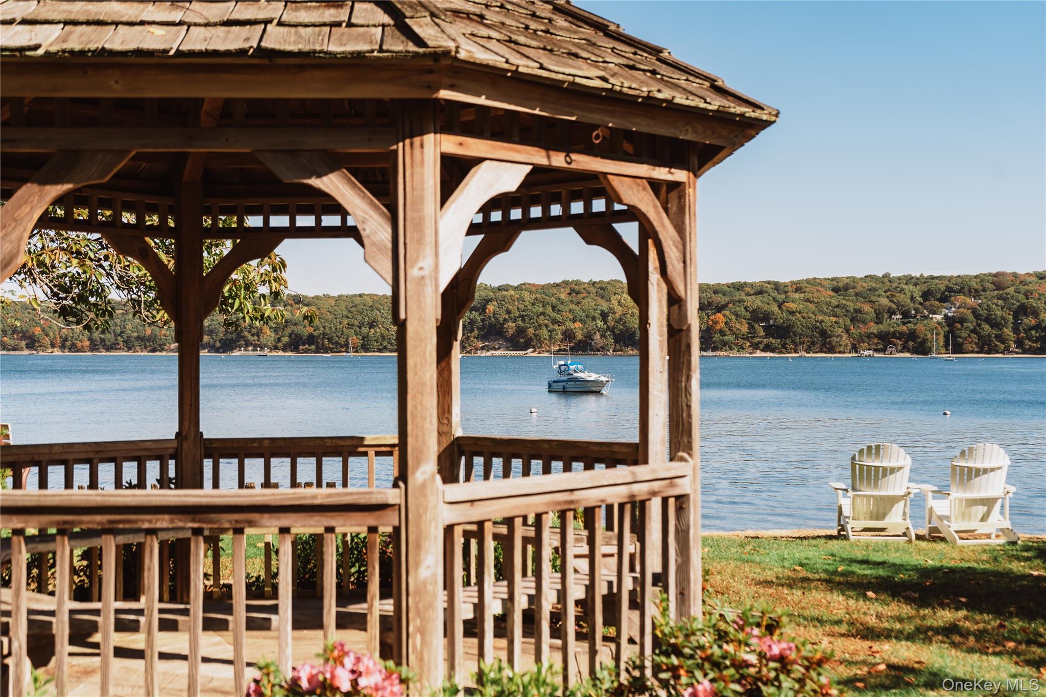 2 Walnut Avenue, Setauket, NY 11733