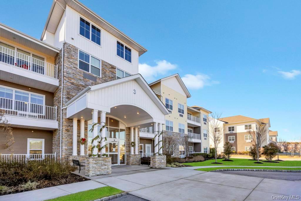 3 Meadows Lane # 11, Yaphank, NY 11980