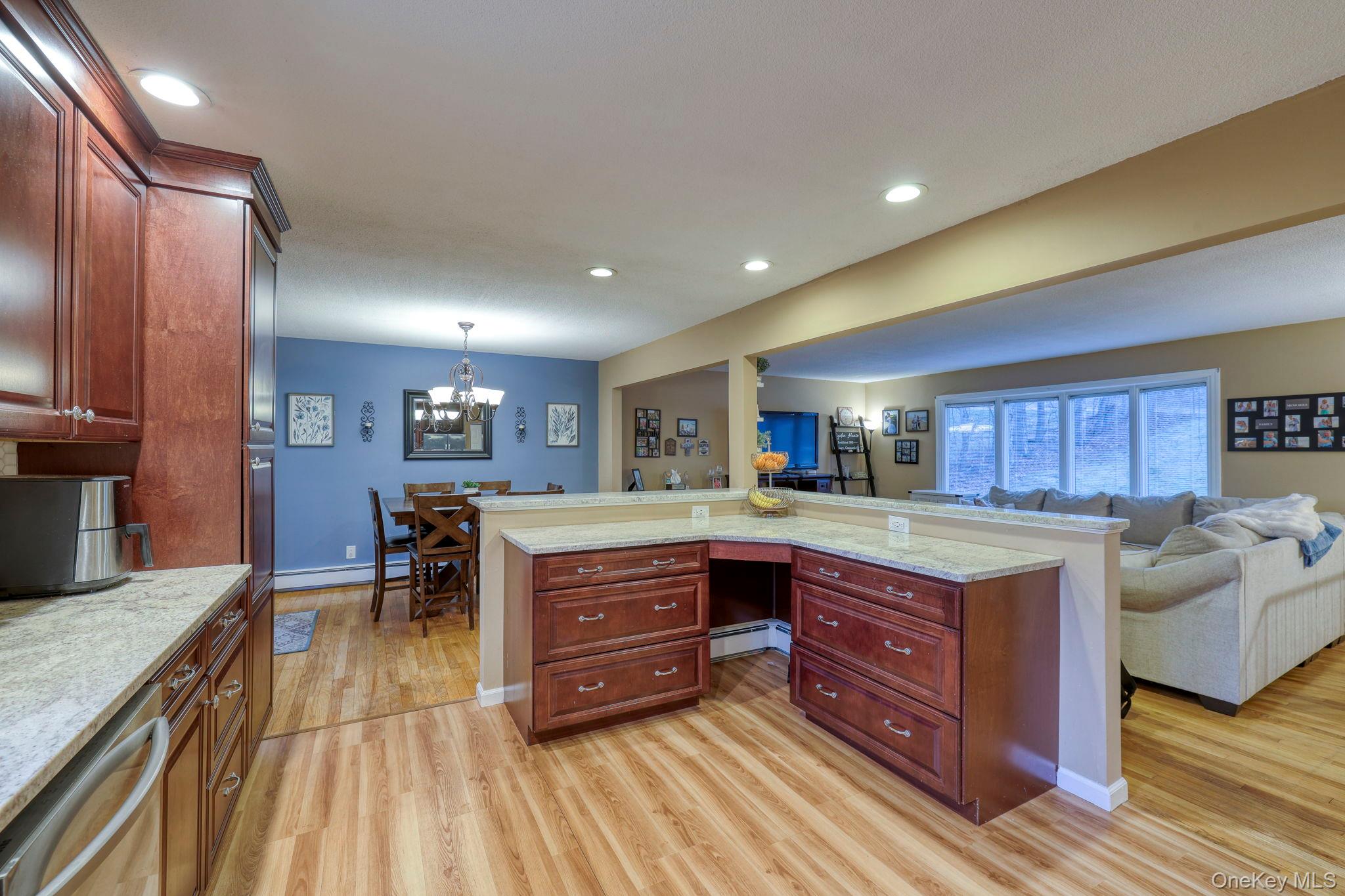 19 Eastwood Rd, Danbury, NY 06811