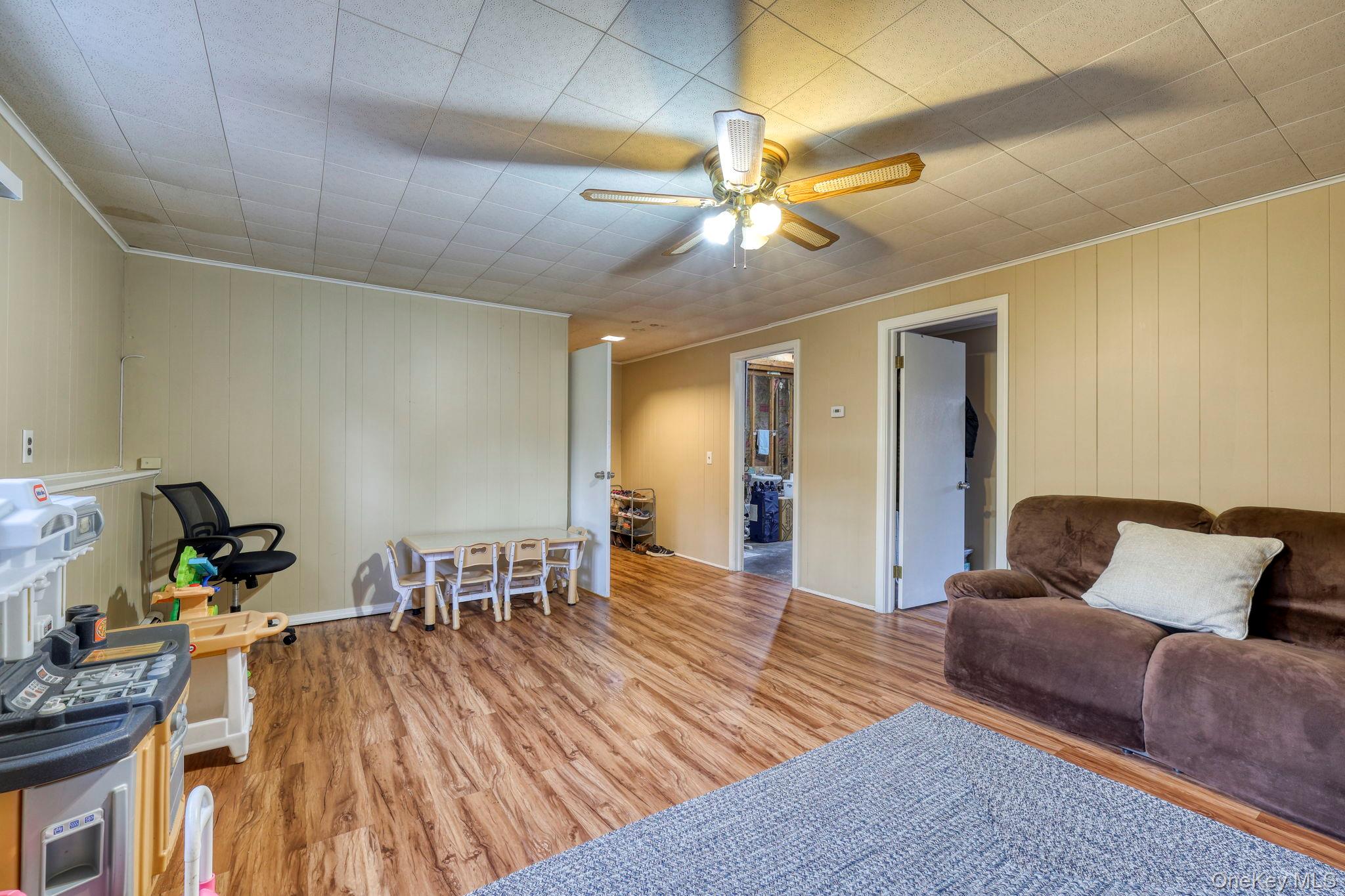 19 Eastwood Rd, Danbury, NY 06811